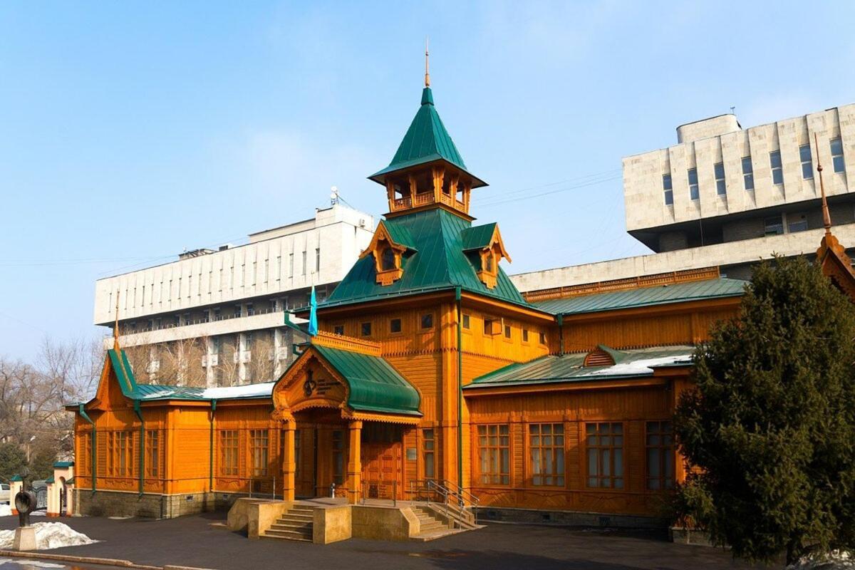 Nadezhda Apartments On Gogol Street 117 Almaty Exterior photo